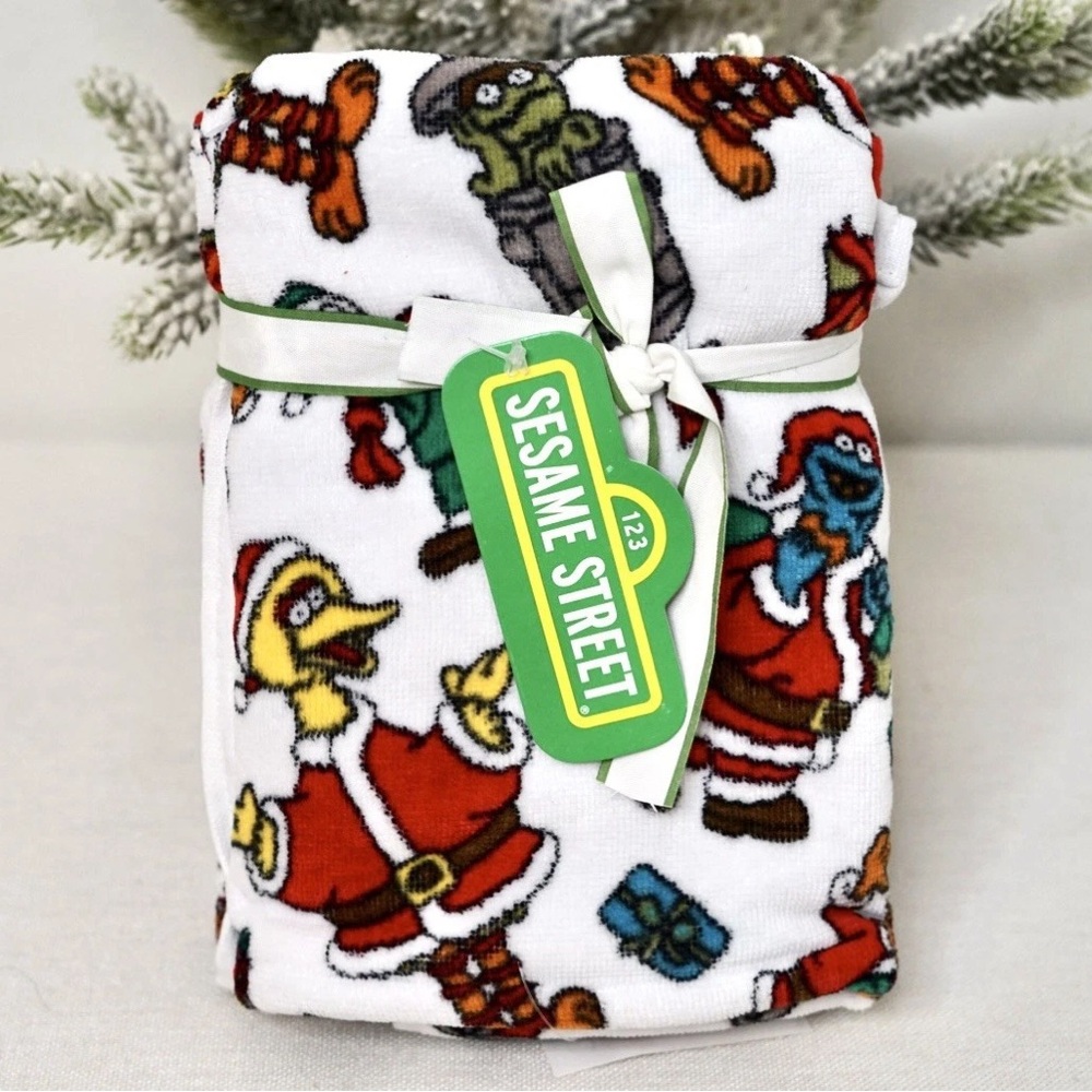 Sesame Street 2‎ Hand Towels Cookie Monster Elmo Big Bird Christmas 100% Cotton